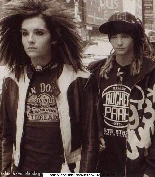 picks with twins - La plimbare. :D - Kaulitz Twins